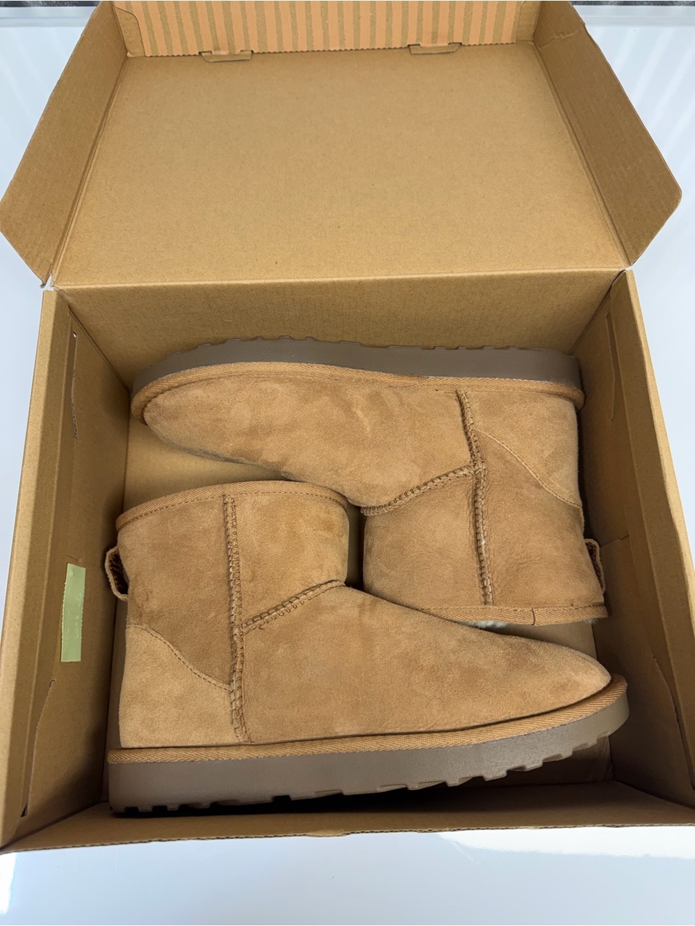 Kirkland Signature Shearling Boots Tan Size 8 NIB
